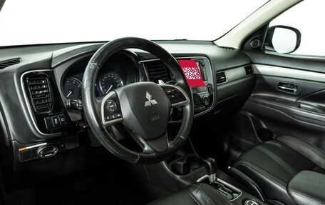 Mitsubishi Outlander III рестайлинг 3, 2013 год, 1 189 898 рублей, 11 фотография