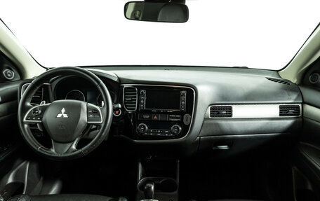 Mitsubishi Outlander III рестайлинг 3, 2013 год, 1 189 898 рублей, 13 фотография