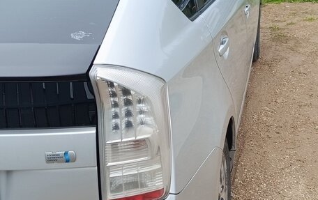 Toyota Prius, 2010 год, 900 000 рублей, 3 фотография