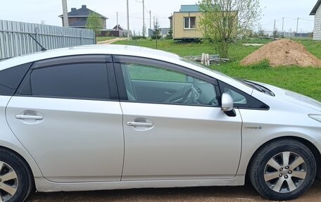 Toyota Prius, 2010 год, 900 000 рублей, 2 фотография