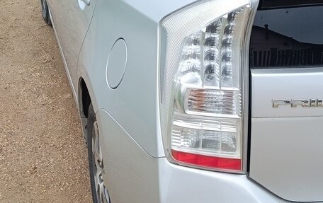 Toyota Prius, 2010 год, 900 000 рублей, 5 фотография