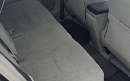 Toyota Prius, 2010 год, 900 000 рублей, 10 фотография