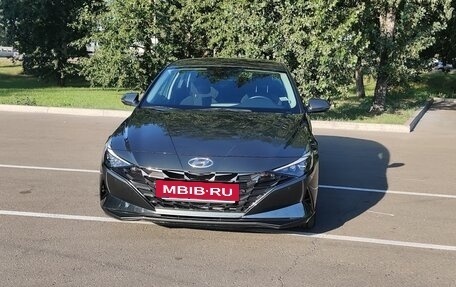Hyundai Elantra, 2021 год, 2 290 000 рублей, 2 фотография