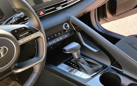 Hyundai Elantra, 2021 год, 2 290 000 рублей, 8 фотография