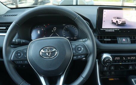 Toyota RAV4, 2024 год, 4 209 000 рублей, 8 фотография
