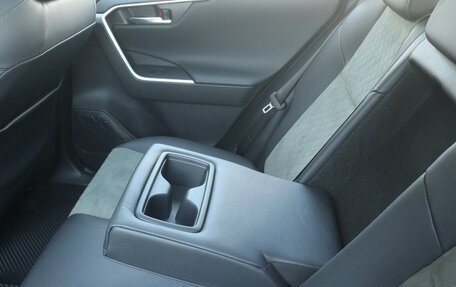 Toyota RAV4, 2024 год, 4 209 000 рублей, 18 фотография
