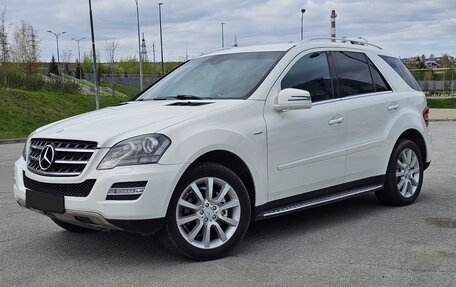 Mercedes-Benz M-Класс, 2011 год, 1 950 000 рублей, 2 фотография