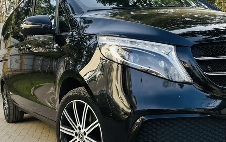 Mercedes-Benz V-Класс, 2022 год, 11 000 000 рублей, 15 фотография
