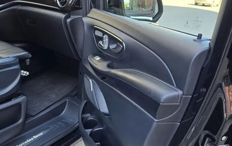 Mercedes-Benz V-Класс, 2022 год, 11 000 000 рублей, 20 фотография
