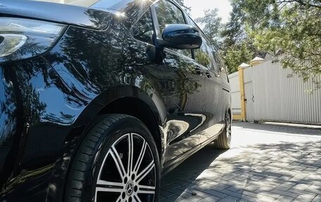 Mercedes-Benz V-Класс, 2022 год, 11 000 000 рублей, 16 фотография