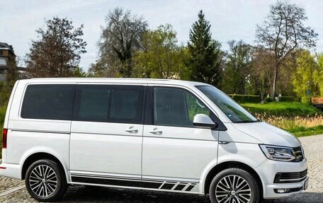 Volkswagen Multivan T6 рестайлинг, 2018 год, 3 800 000 рублей, 5 фотография