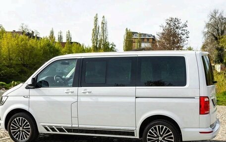 Volkswagen Multivan T6 рестайлинг, 2018 год, 3 800 000 рублей, 11 фотография