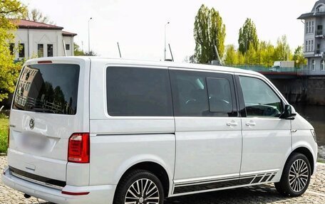 Volkswagen Multivan T6 рестайлинг, 2018 год, 3 800 000 рублей, 12 фотография