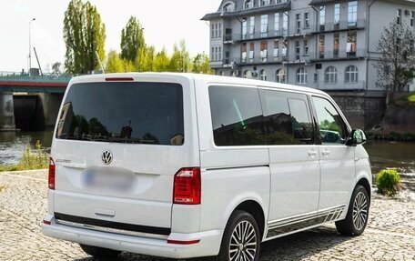 Volkswagen Multivan T6 рестайлинг, 2018 год, 3 800 000 рублей, 13 фотография