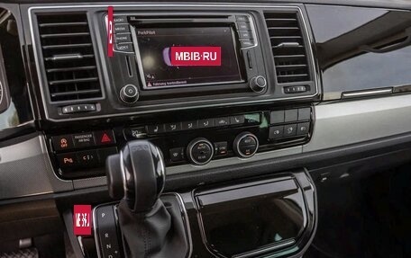 Volkswagen Multivan T6 рестайлинг, 2018 год, 3 800 000 рублей, 21 фотография
