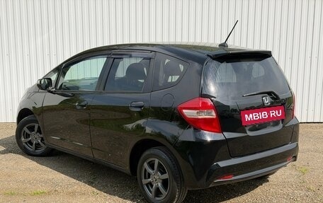 Honda Fit III, 2013 год, 729 000 рублей, 2 фотография