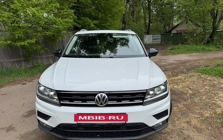 Volkswagen Tiguan II, 2020 год, 2 450 000 рублей, 2 фотография