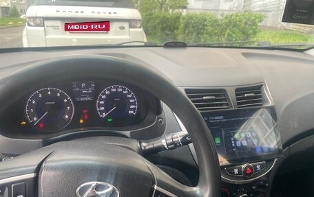 Hyundai Solaris II рестайлинг, 2011 год, 490 000 рублей, 9 фотография