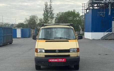 Volkswagen Transporter T4, 2000 год, 550 000 рублей, 2 фотография