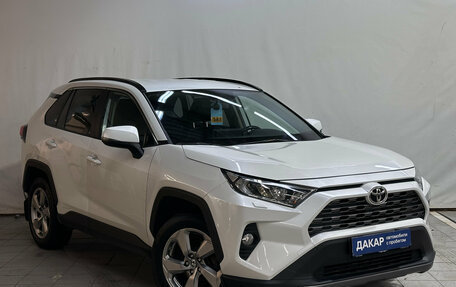 Toyota RAV4, 2019 год, 2 520 000 рублей, 2 фотография