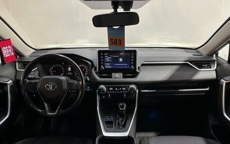 Toyota RAV4, 2019 год, 2 520 000 рублей, 8 фотография