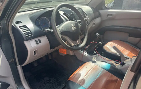Mitsubishi L200 IV рестайлинг, 2008 год, 940 000 рублей, 3 фотография