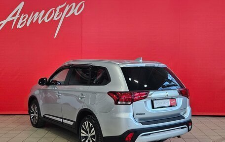 Mitsubishi Outlander III рестайлинг 3, 2018 год, 1 920 000 рублей, 3 фотография