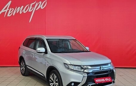 Mitsubishi Outlander III рестайлинг 3, 2018 год, 1 920 000 рублей, 7 фотография