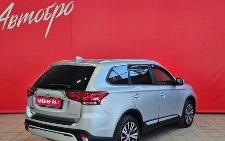 Mitsubishi Outlander III рестайлинг 3, 2018 год, 1 920 000 рублей, 5 фотография