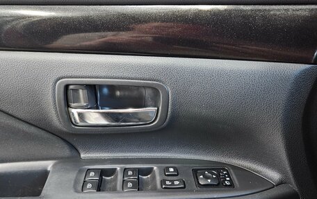 Mitsubishi Outlander III рестайлинг 3, 2018 год, 1 920 000 рублей, 19 фотография