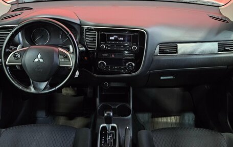 Mitsubishi Outlander III рестайлинг 3, 2013 год, 1 125 000 рублей, 9 фотография