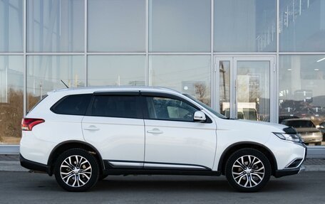 Mitsubishi Outlander III рестайлинг 3, 2015 год, 1 907 000 рублей, 5 фотография