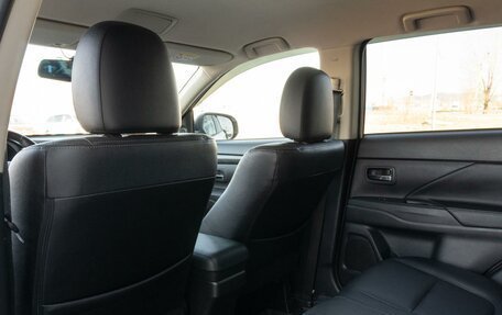 Mitsubishi Outlander III рестайлинг 3, 2015 год, 1 907 000 рублей, 16 фотография