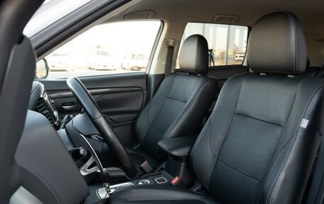 Mitsubishi Outlander III рестайлинг 3, 2015 год, 1 907 000 рублей, 15 фотография