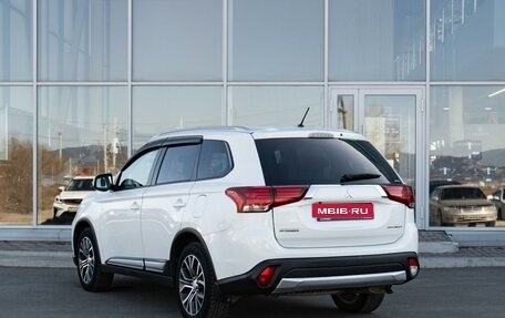 Mitsubishi Outlander III рестайлинг 3, 2015 год, 1 907 000 рублей, 2 фотография