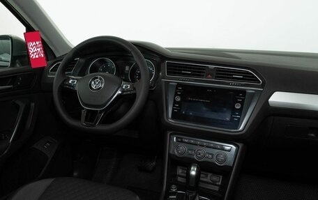 Volkswagen Tiguan II, 2020 год, 2 398 000 рублей, 13 фотография