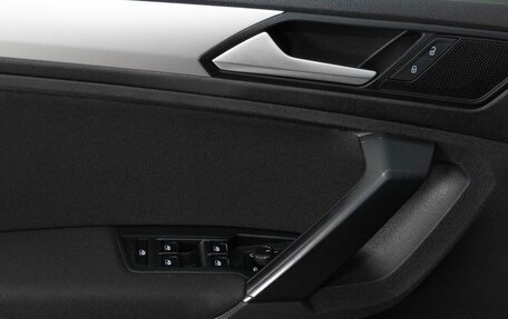 Volkswagen Tiguan II, 2020 год, 2 398 000 рублей, 18 фотография