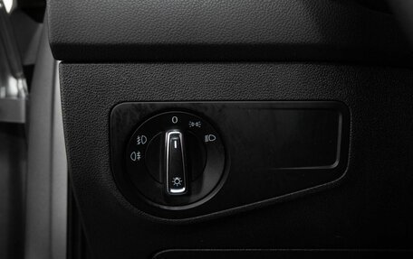 Volkswagen Tiguan II, 2020 год, 2 398 000 рублей, 17 фотография