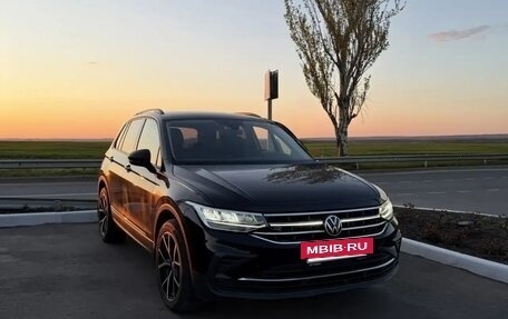 Volkswagen Tiguan II, 2021 год, 2 950 000 рублей, 3 фотография