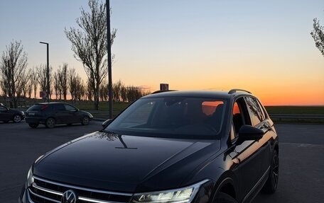 Volkswagen Tiguan II, 2021 год, 2 950 000 рублей, 2 фотография