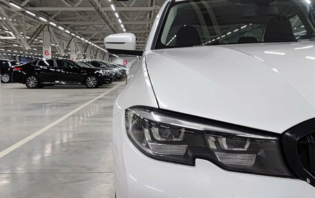 BMW 3 серия, 2019 год, 3 010 000 рублей, 17 фотография