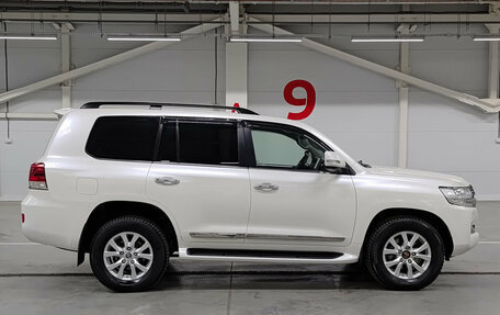 Toyota Land Cruiser 200, 2016 год, 5 950 000 рублей, 4 фотография