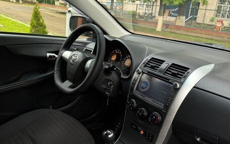 Toyota Corolla, 2011 год, 900 000 рублей, 11 фотография