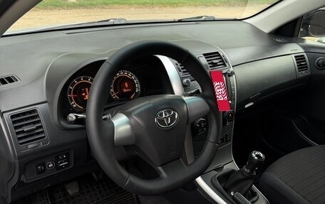 Toyota Corolla, 2011 год, 900 000 рублей, 8 фотография