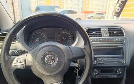 Volkswagen Polo VI (EU Market), 2012 год, 700 000 рублей, 3 фотография