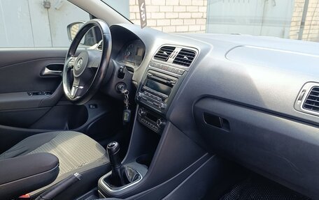Volkswagen Polo VI (EU Market), 2012 год, 700 000 рублей, 4 фотография