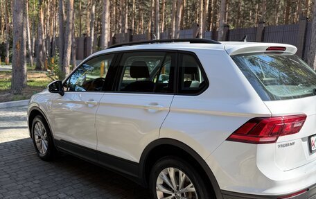 Volkswagen Tiguan II, 2018 год, 1 849 000 рублей, 4 фотография