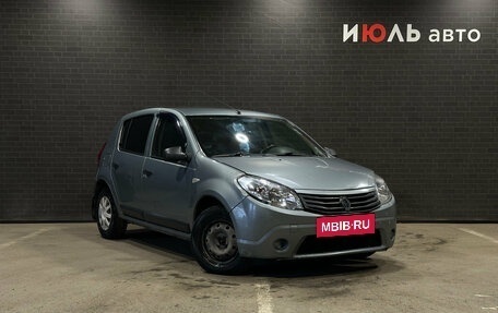 Renault Sandero I, 2012 год, 300 000 рублей, 3 фотография