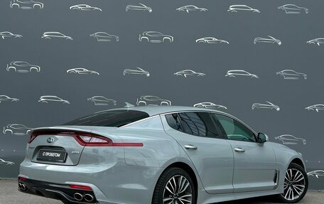 KIA Stinger I, 2018 год, 2 596 700 рублей, 2 фотография