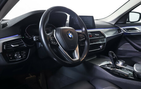 BMW 5 серия, 2019 год, 3 370 000 рублей, 14 фотография